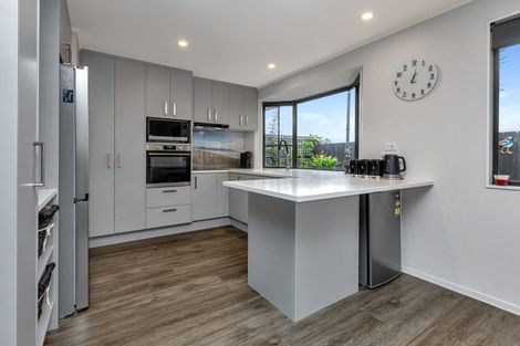 Photo of property in 13 Bermuda Place, One Tree Point, 0118