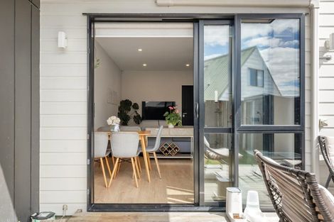 Photo of property in 7/8 Hepburn Road, Glendene, Auckland, 0602