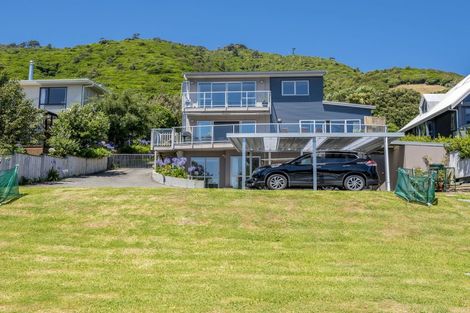 Photo of property in 48 Kotare Street, Waikanae, 5036