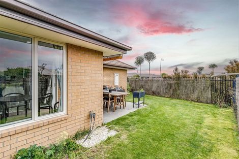Photo of property in 17 Dunaverty Place, Broomfield, Christchurch, 8042