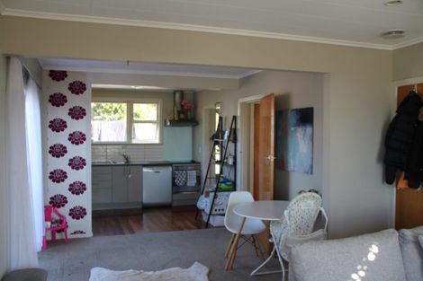 Photo of property in 15 Kahikatea Grove, Paparangi, Wellington, 6037