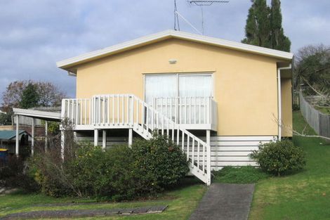 Photo of property in 8 Kearney Place, Massey, Auckland, 0614