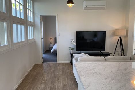 Photo of property in 82 Upper Harbour Drive, Greenhithe, Auckland, 0632