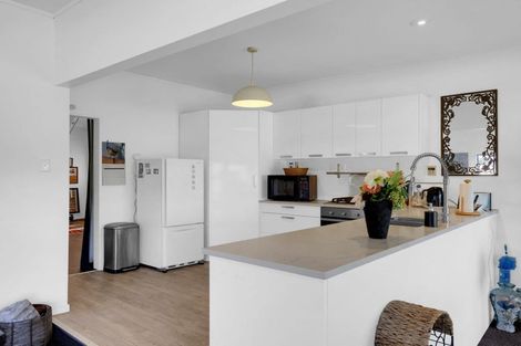 Photo of property in 6 Mara Kai Lane, Raglan, 3225