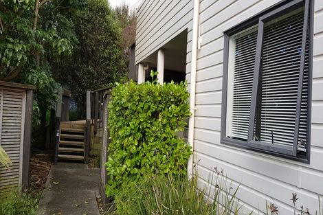 Photo of property in 8b Schnapper Rock Road, Schnapper Rock, Auckland, 0632