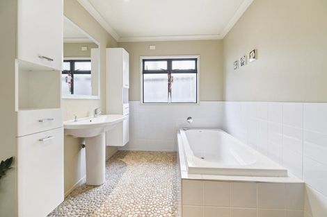 Photo of property in 82 Brymer Road, Grandview Heights, Hamilton, 3200