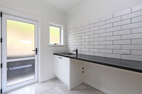 Photo of property in 55 Kent Terrace, Taradale, Napier, 4112