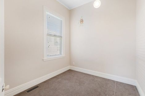 Photo of property in 54 Majoribanks Street, Mount Victoria, Wellington, 6011