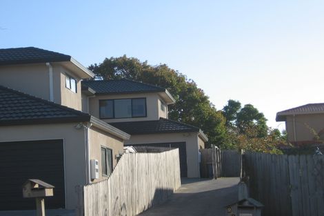 Photo of property in 1/3 Mossop Rise, Glenfield, Auckland, 0629