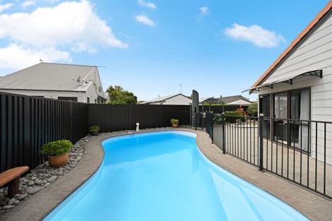 Photo of property in 18 Halyard Close, Flagstaff, Hamilton, 3210