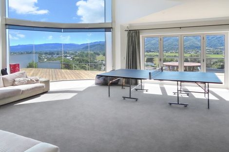 Photo of property in 8 Mccarthy Grove, Clouston Park, Upper Hutt, 5018