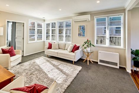 Photo of property in 33 Gibson Crescent, Naenae, Lower Hutt, 5011