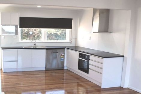 Photo of property in 61 Ocean View Road, Hillcrest, Auckland, 0627