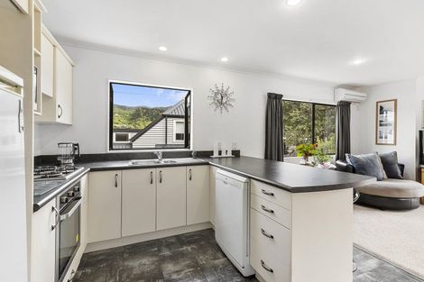 Photo of property in 49u3 Ranui Terrace, Tawa, Wellington, 5028