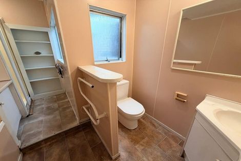 Photo of property in 68 Woodside Road, Massey, Auckland, 0614