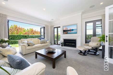 Photo of property in 8 Tauwaka Crescent, Riverhead, 0820