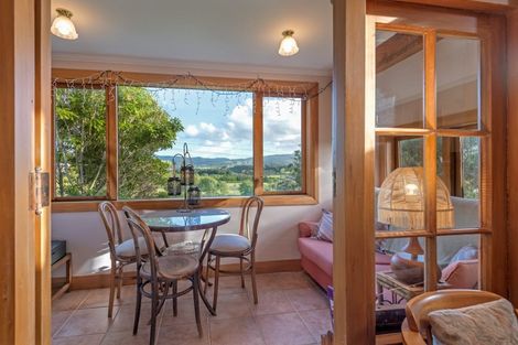 Photo of property in 2 Turitea Road, Fitzherbert, Palmerston North, 4472