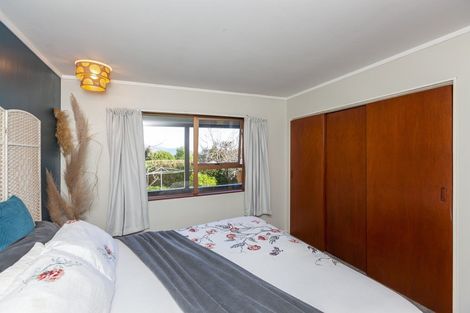 Photo of property in 30a Kakariki Grove, Waikanae, 5036