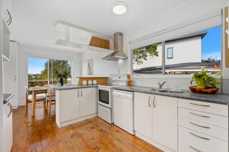 Photo of property in 3 Idyll Place, Northcross, Auckland, 0632