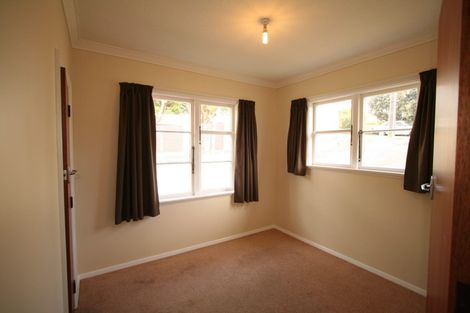 Photo of property in 49 Lyndfield Lane, Newlands, Wellington, 6037