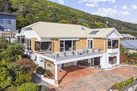 Photo of property in 49 Kakariki Grove, Waikanae, 5036