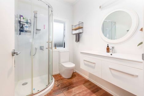 Photo of property in 9 Youngs Road, Papakura, 2110