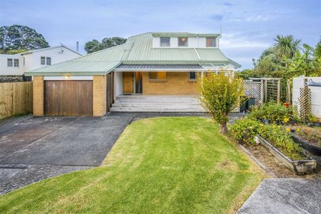 Photo of property in 63 Howard Road, Orere Point, Papakura, 2585