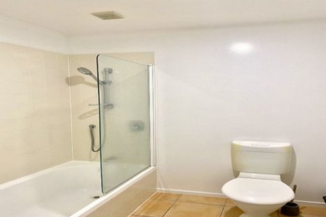 Photo of property in 3/42 Fields Parade, Oteha, Auckland, 0632