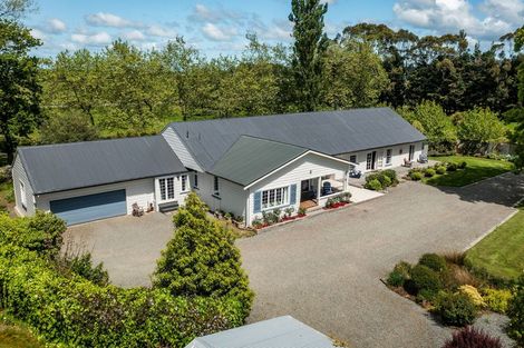 Photo of property in 74 Wanganui Road, Marton, 4788