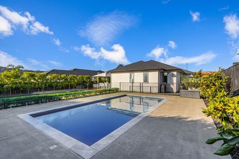 Photo of property in 14 Gilbransen Road, Kumeu, 0810