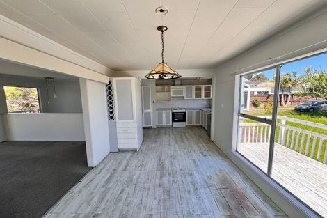 Photo of property in 279 Pakuranga Road, Pakuranga Heights, Auckland, 2010