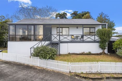 Photo of property in 23 Flaunty Place, West Harbour, Auckland, 0618