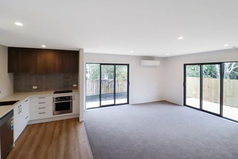 Photo of property in 137 Whites Line East, Waiwhetu, Lower Hutt, 5010