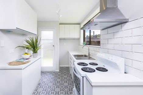 Photo of property in 21f1- Roband Crescent, Brown Owl, Upper Hutt, 5018