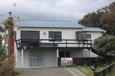 Photo of property in 15a Nash Parade, Foxton Beach, Foxton, 4815
