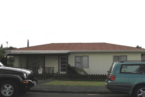 Photo of property in 1c Barron Drive, Green Bay, Auckland, 0604