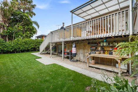 Photo of property in 2/71 Saddleback Rise, Murrays Bay, Auckland, 0630