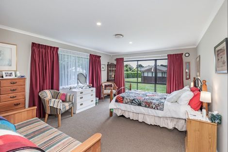 Photo of property in 2 Ivy Lane, Ohau, 5570
