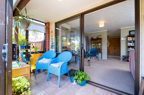 Photo of property in 2 Kotuku Place, Taradale, Napier, 4112