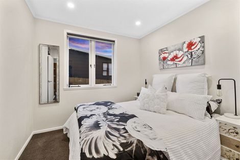 Photo of property in 6 Red Beach Road, Red Beach, 0932