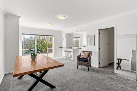 Photo of property in 219a Tukapa Street, Westown, New Plymouth, 4310