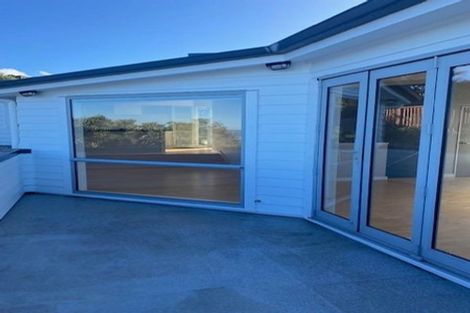 Photo of property in 12 Sunhaven Drive, Newlands, Wellington, 6037