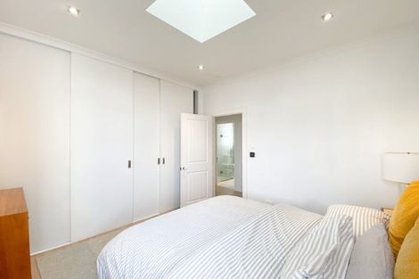 Photo of property in 4/64 Victoria Road, Devonport, Auckland, 0624
