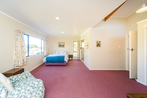 Photo of property in 106 Atawhai Road, Fitzherbert, Palmerston North, 4410
