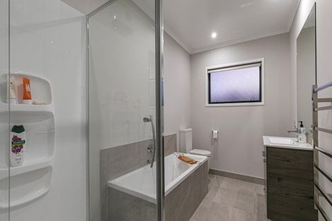 Photo of property in 41 Maka Terrace, Orewa, 0931