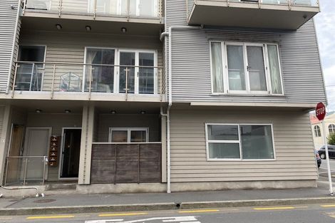 Photo of property in 41u2 Home Street, Mount Victoria, Wellington, 6011
