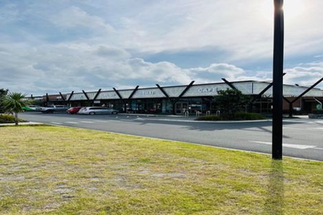 Photo of property in 25 Grabella Place, Papamoa Beach, Papamoa, 3118