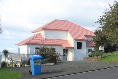 Photo of property in 8 Ngahere Views, Orewa, 0931