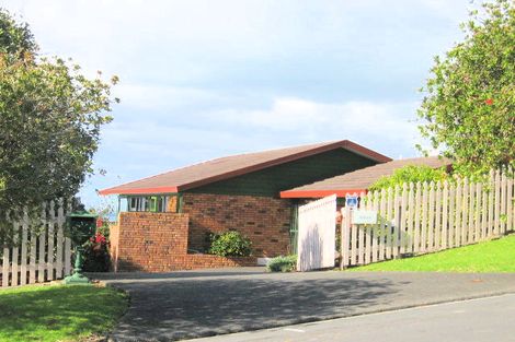 Photo of property in 2/18 Ngahere Views, Orewa, 0931