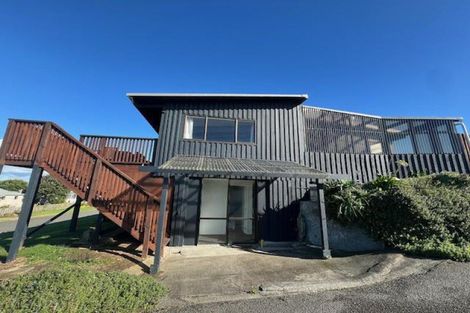 Photo of property in 14 Okiwa Terrace, Waiinu Beach, Whanganui, 4588